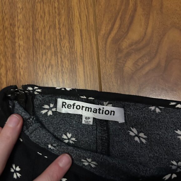 Reformation Zoe Skirt - Flower Print - Size 6p - Picture 5 of 5